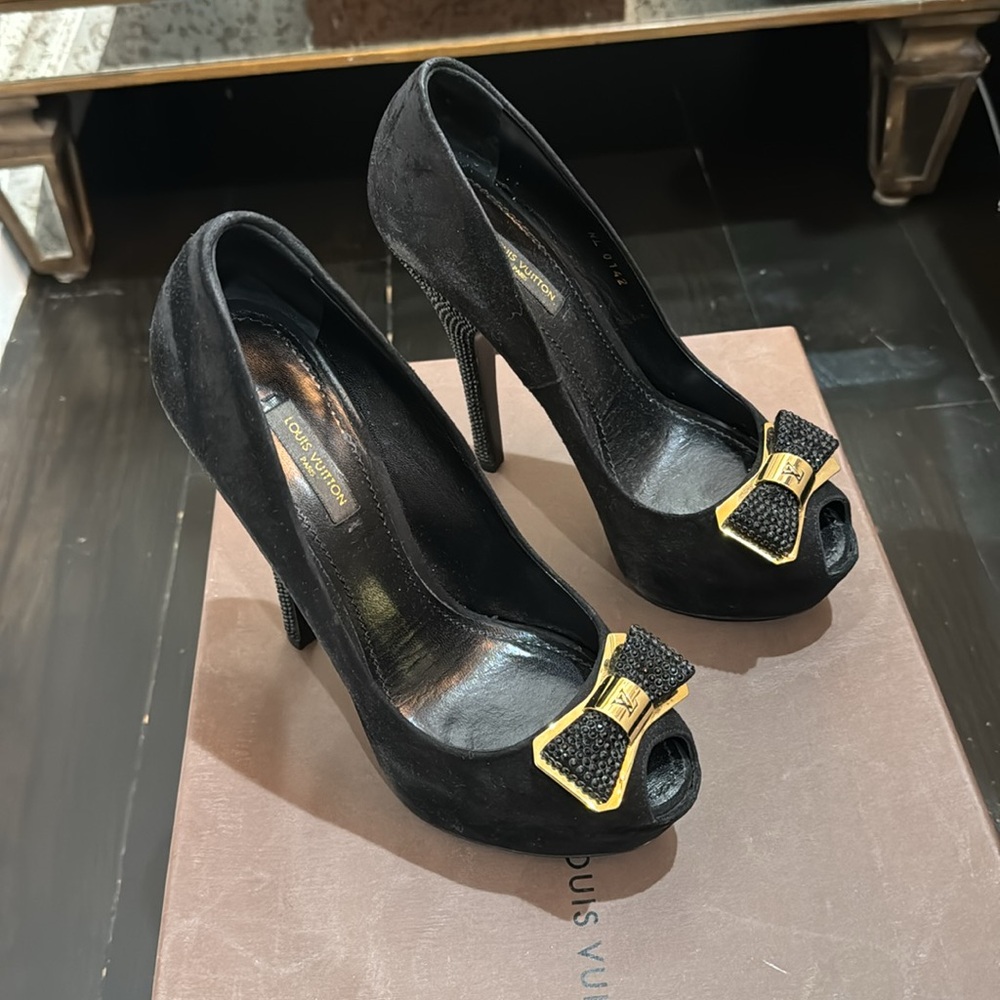 Louis Vuitton Heels - Picture 2 of 6